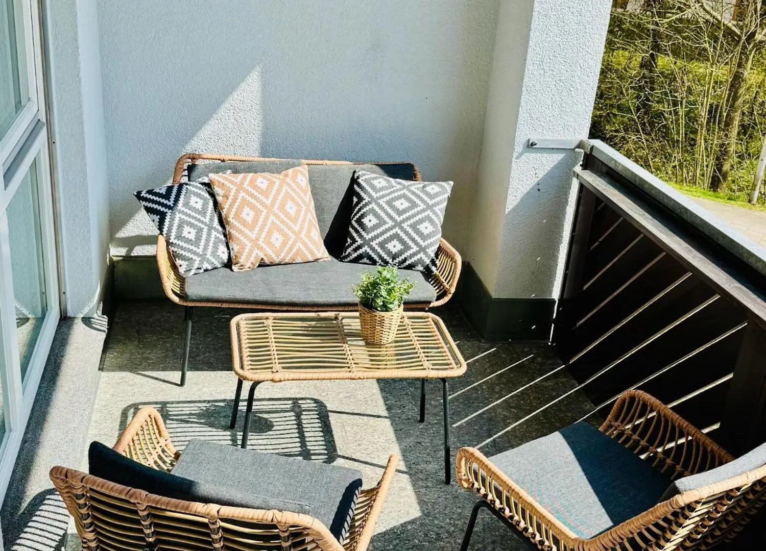 Staynature - 3 Bedroom - App Modern, Ruhig & Zentral Herzogenaurach 0*,  Tyskland