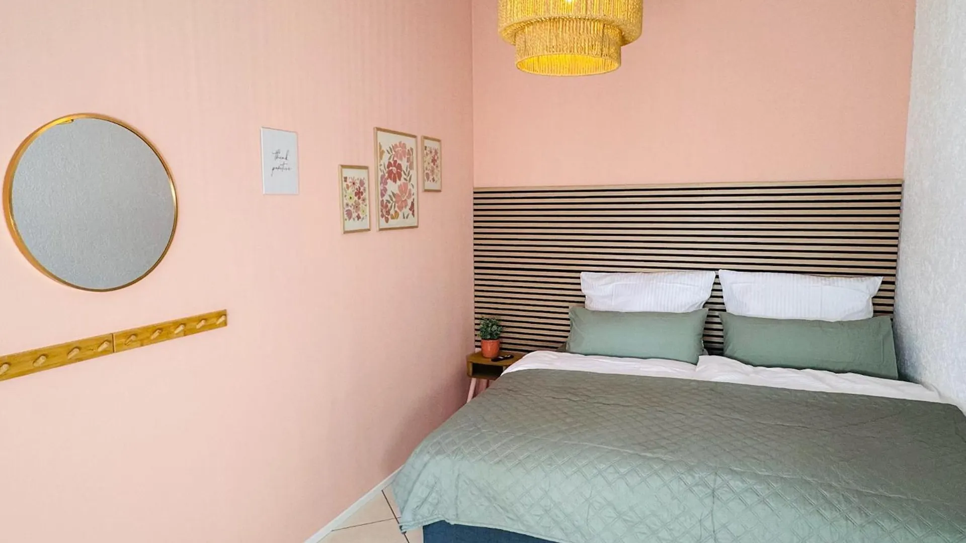 Staynature - 3 Bedroom - App Modern, Ruhig & Zentral Herzogenaurach 0*,  Germany