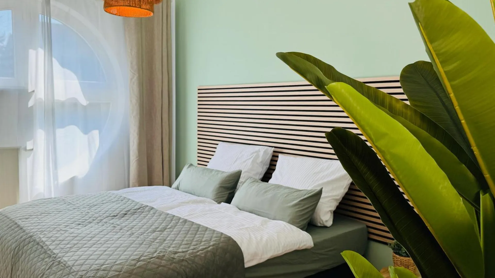 Staynature - 3 Bedroom - App Modern, Ruhig & Zentral contacts